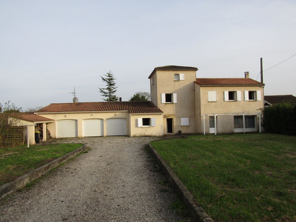 Achat maison à vendre 4 chambres 180 m² - Saint-Saturnin