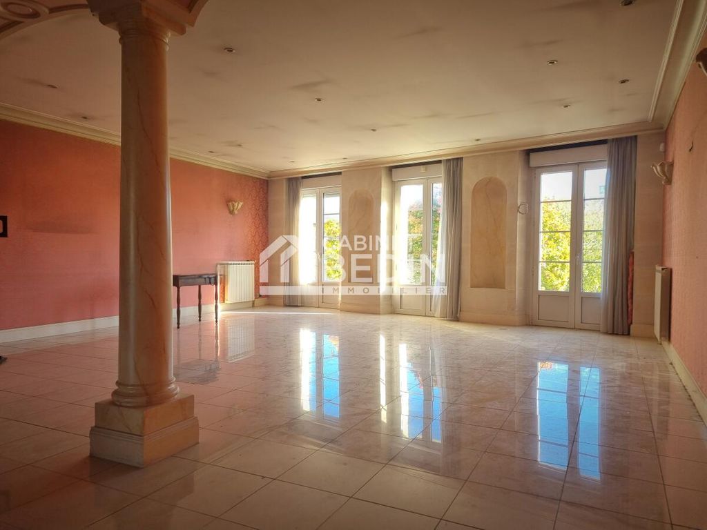 Achat maison à vendre 3 chambres 244 m² - Bordeaux