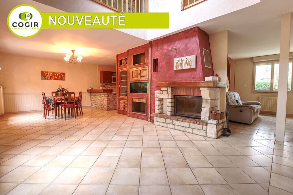 Achat maison à vendre 4 chambres 141 m² - La Mézière