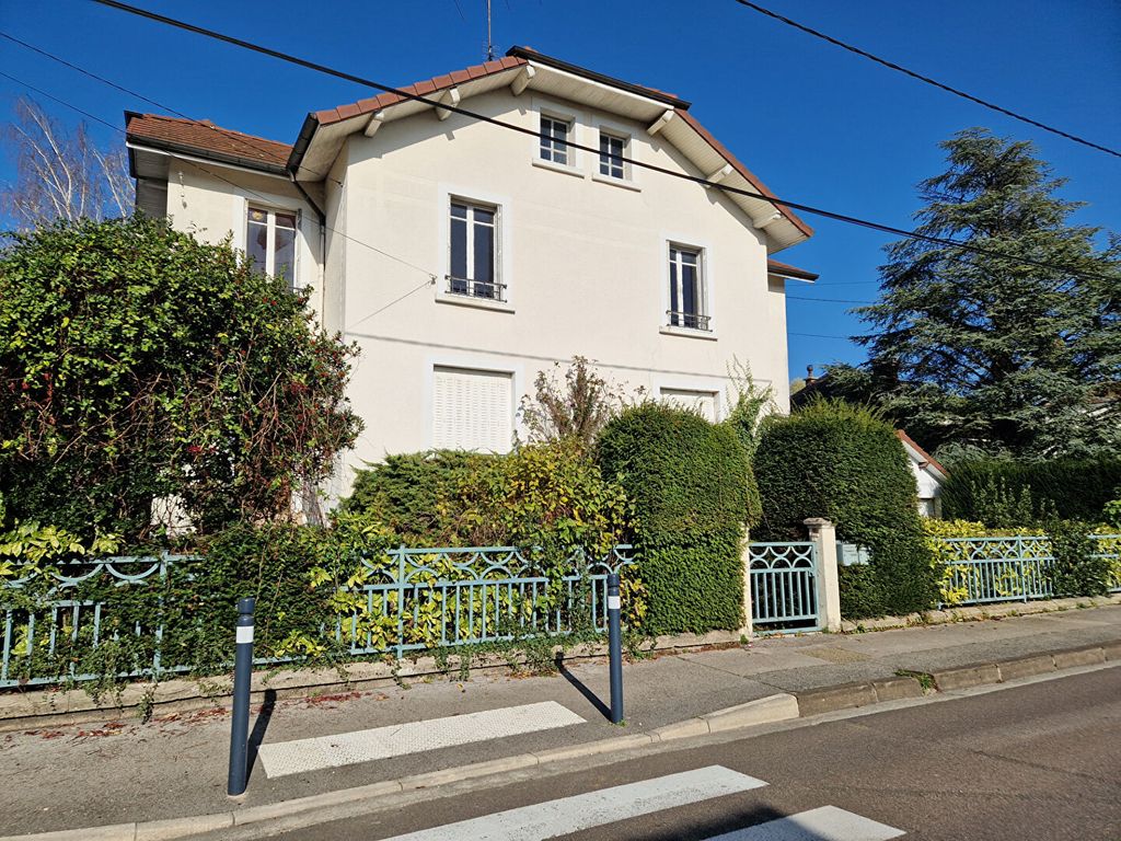 Achat maison à vendre 4 chambres 158 m² - Lons-le-Saunier