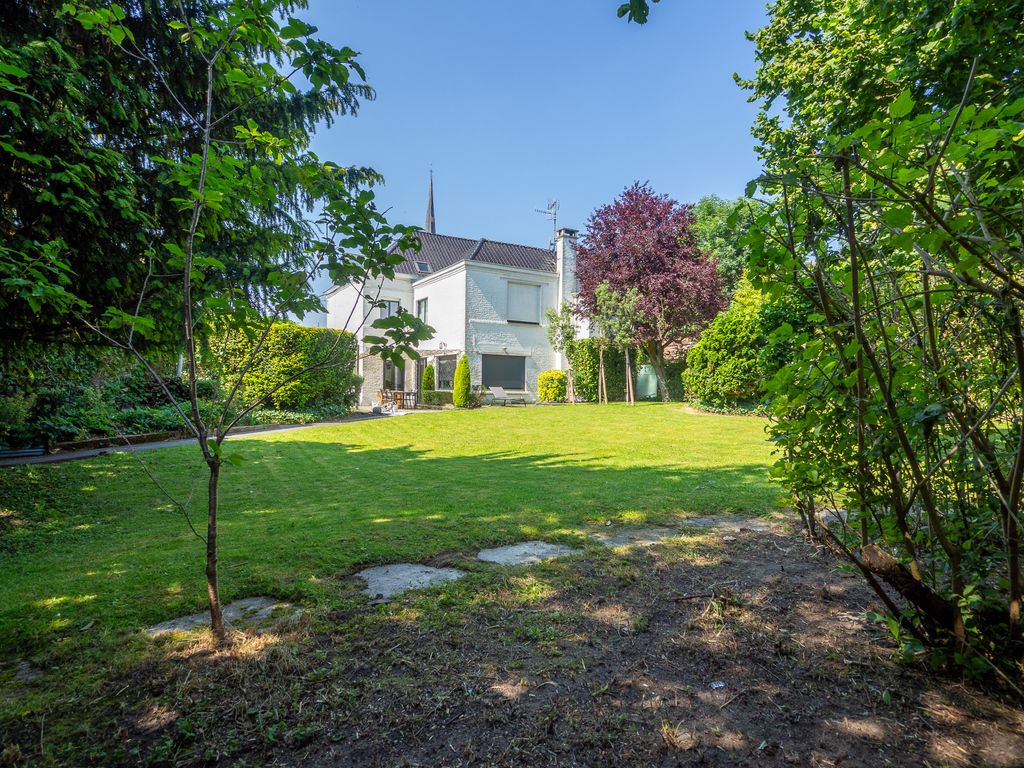 Achat maison à vendre 5 chambres 231 m² - Villeneuve-d'Ascq