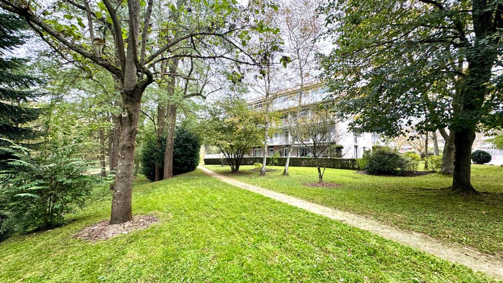 Achat appartement à vendre 3 pièces 69 m² - Courcouronnes