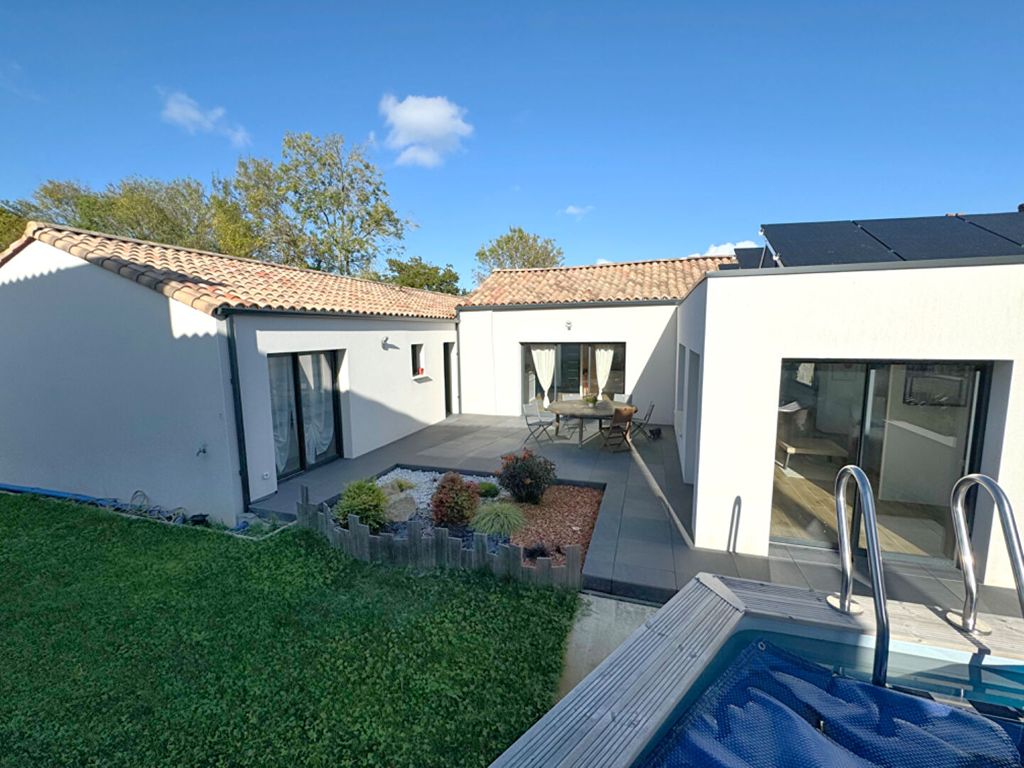 Achat maison à vendre 4 chambres 165 m² - Saint-Philbert-de-Grand-Lieu