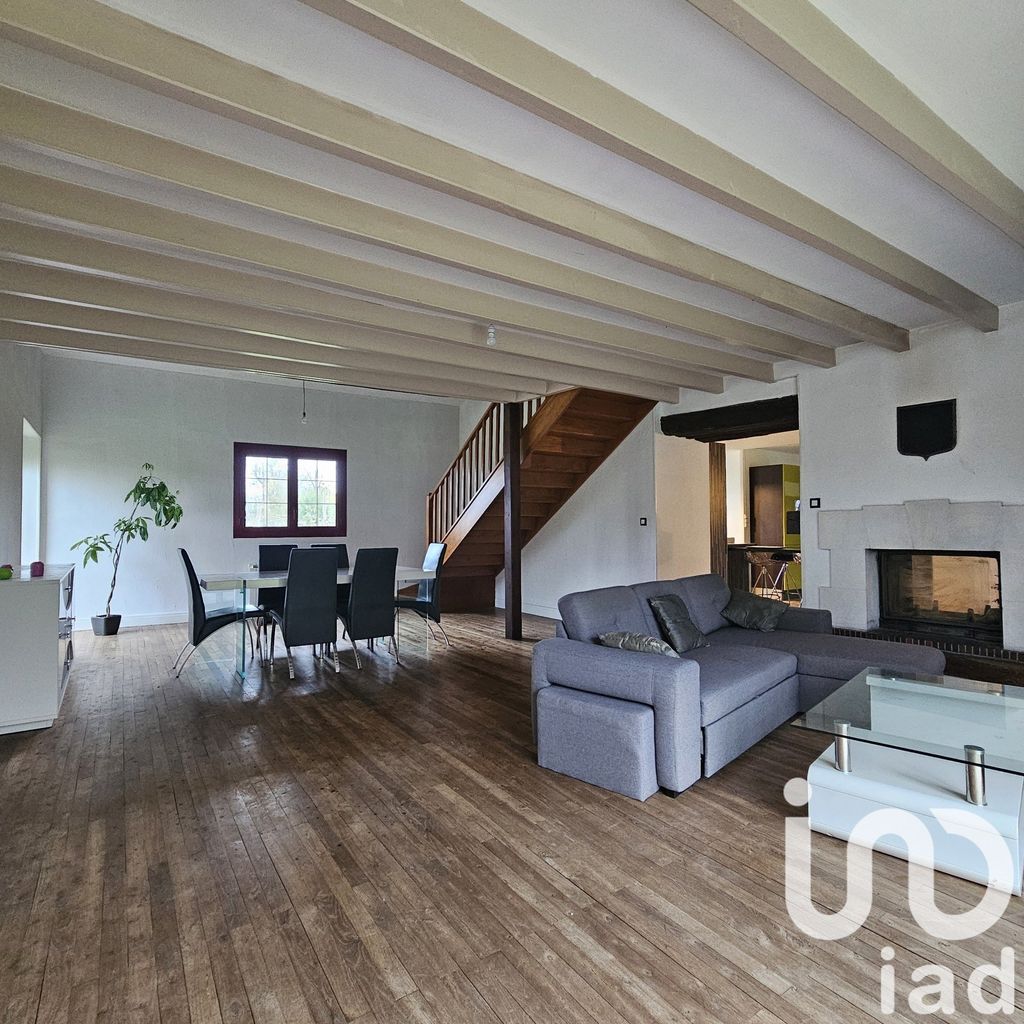 Achat maison à vendre 5 chambres 220 m² - Saint-Martin-de-Bernegoue