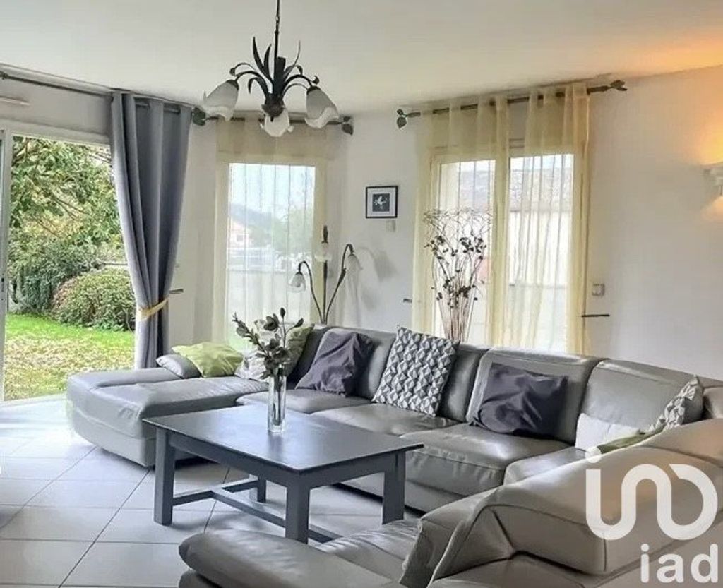 Achat maison à vendre 5 chambres 190 m² - Acquigny