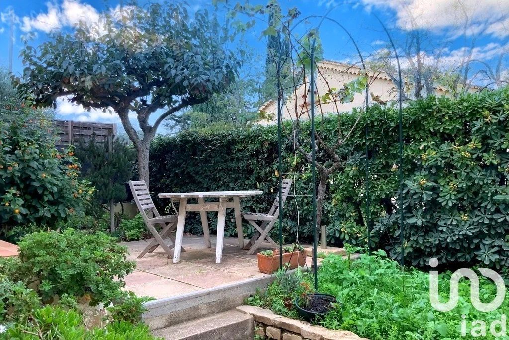 Achat maison à vendre 3 chambres 105 m² - Sanary-sur-Mer