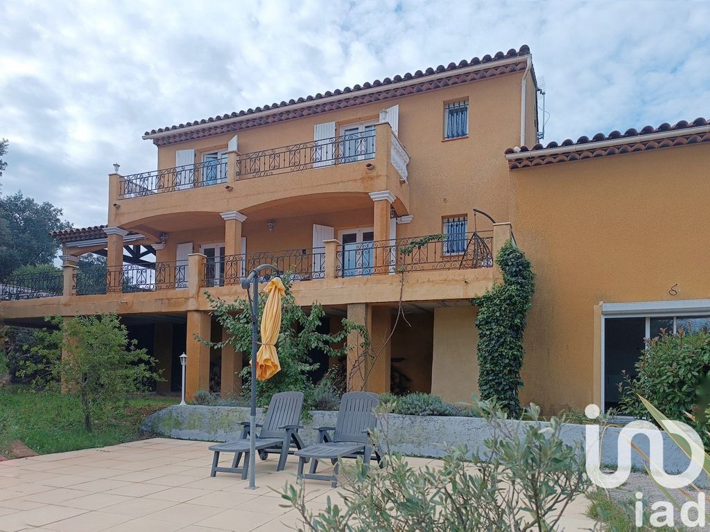 Achat maison à vendre 5 chambres 240 m² - Montfort-sur-Argens