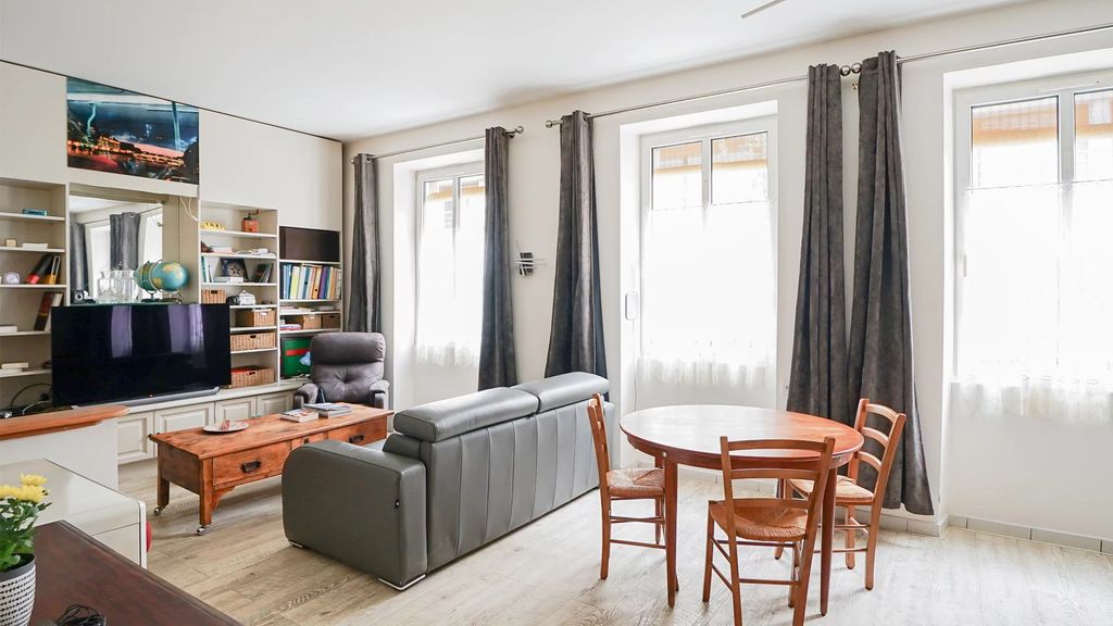 Achat appartement à vendre 2 pièces 54 m² - Paris 18ème arrondissement