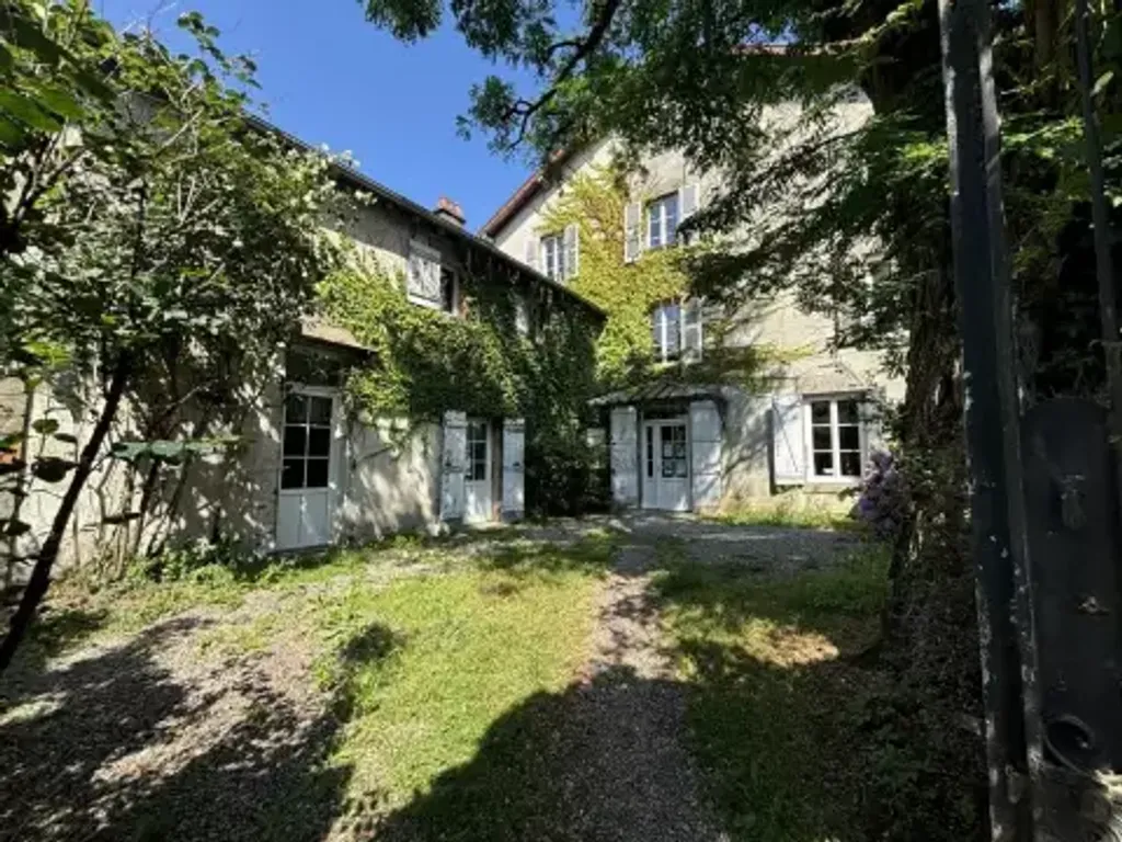 Achat maison à vendre 4 chambres 235 m² - Bourganeuf