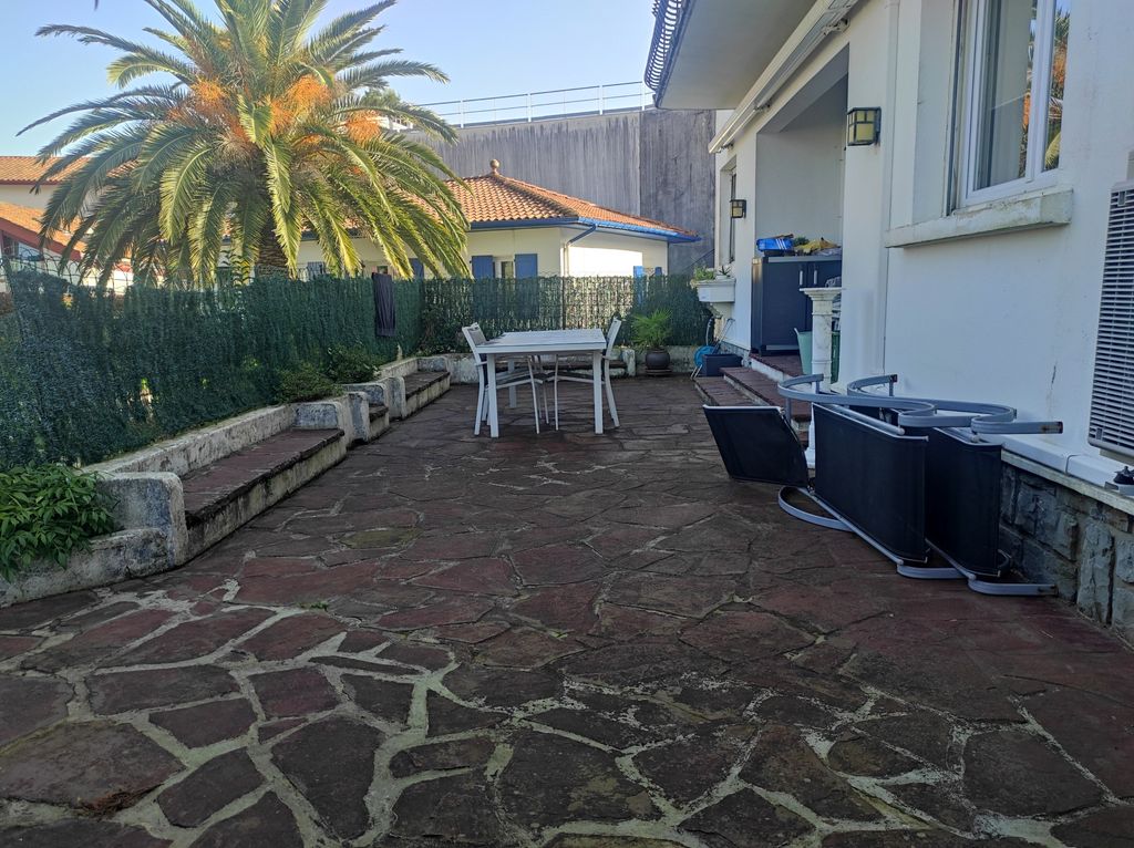 Achat appartement à vendre 5 pièces 93 m² - Hendaye