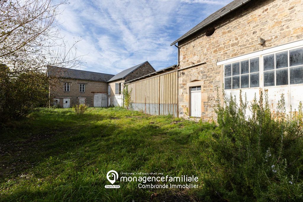 Achat maison à vendre 7 chambres 157 m² - Saint-Gervais-d'Auvergne