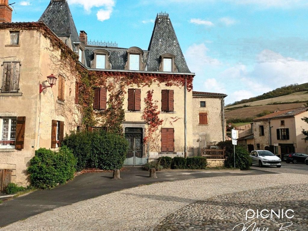 Achat maison à vendre 5 chambres 194 m² - Sauvagnat-Sainte-Marthe