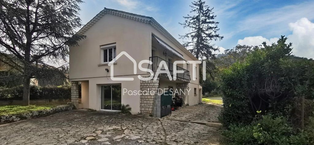 Achat maison à vendre 7 chambres 190 m² - Châteauneuf-du-Rhône