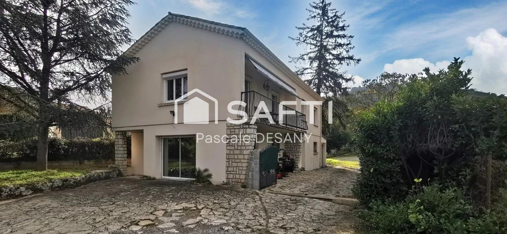 Achat maison à vendre 7 chambres 190 m² - Châteauneuf-du-Rhône