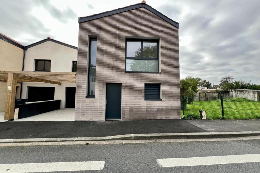 Achat maison à vendre 3 chambres 107 m² - Pessac