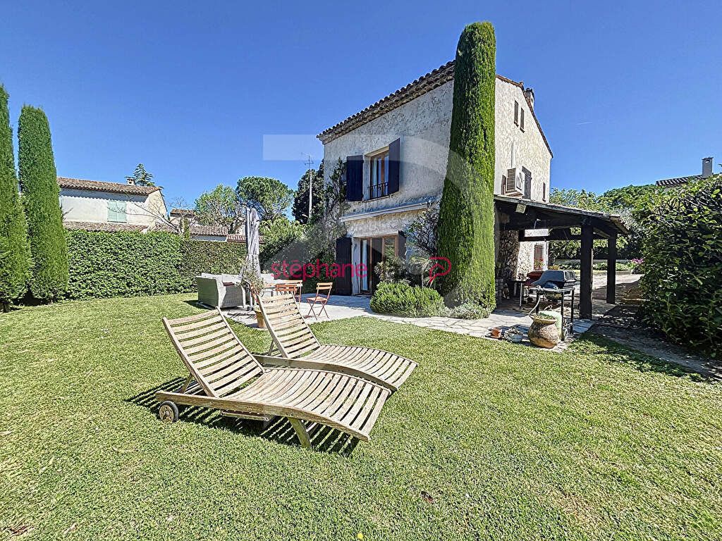 Achat maison à vendre 3 chambres 92 m² - Mougins