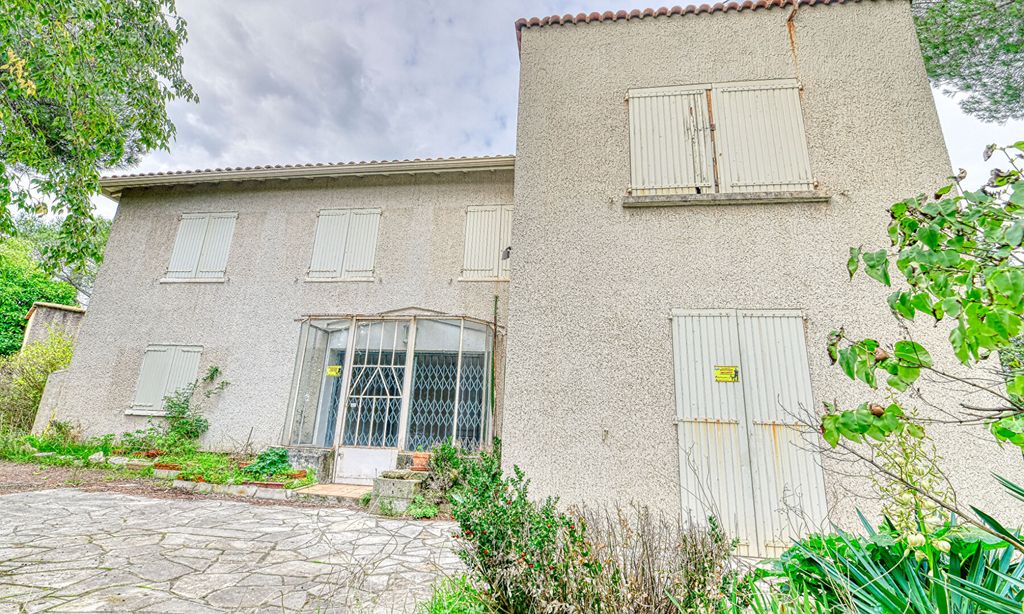 Achat maison à vendre 6 chambres 182 m² - Nîmes