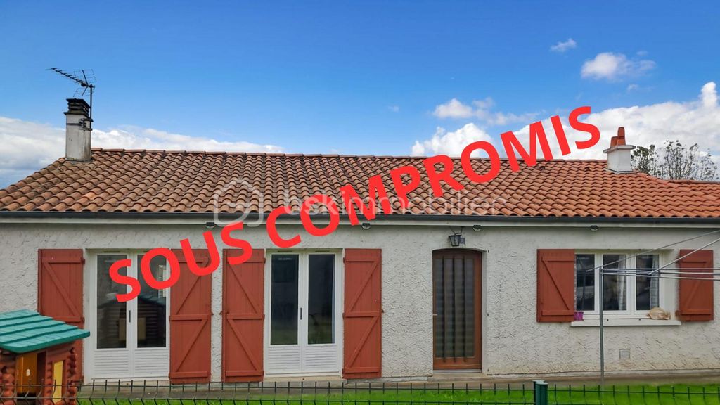 Achat maison à vendre 3 chambres 96 m² - Brioux-sur-Boutonne