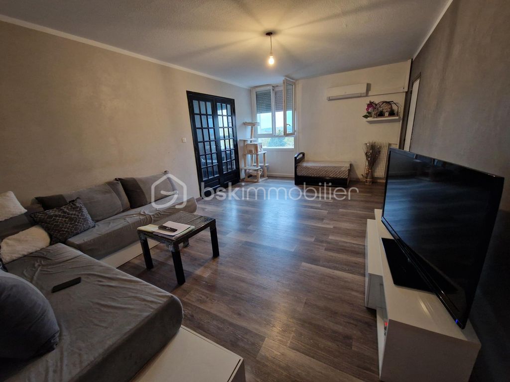 Achat appartement à vendre 5 pièces 90 m² - Nîmes