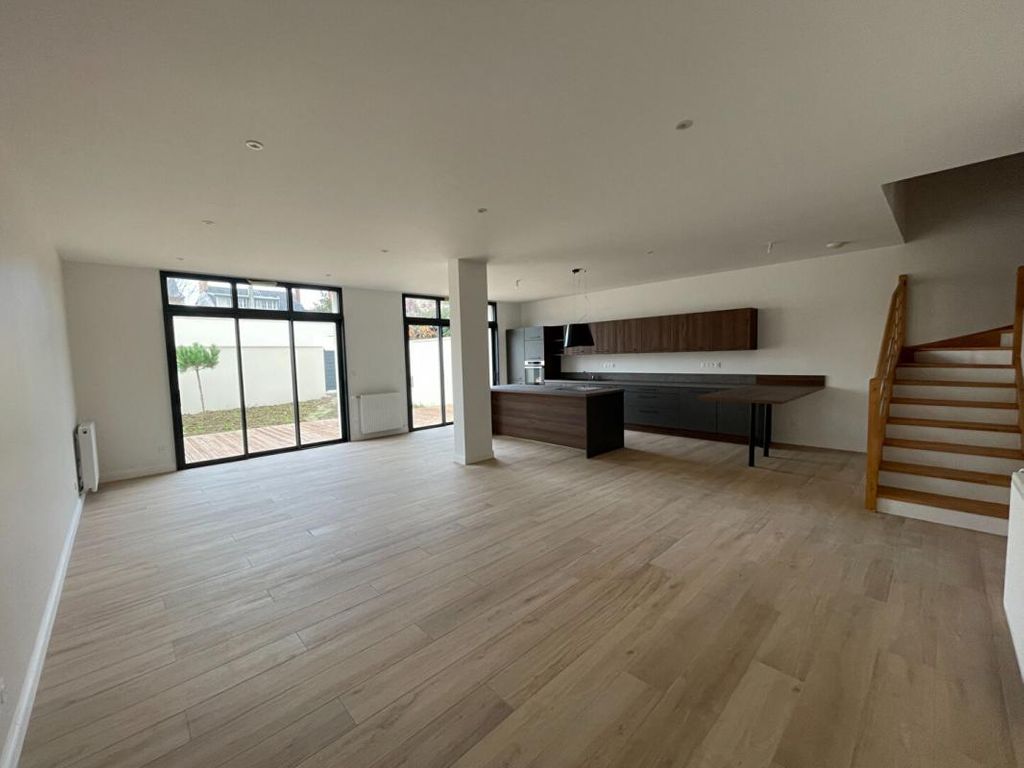 Achat maison à vendre 6 chambres 222 m² - Le Mans