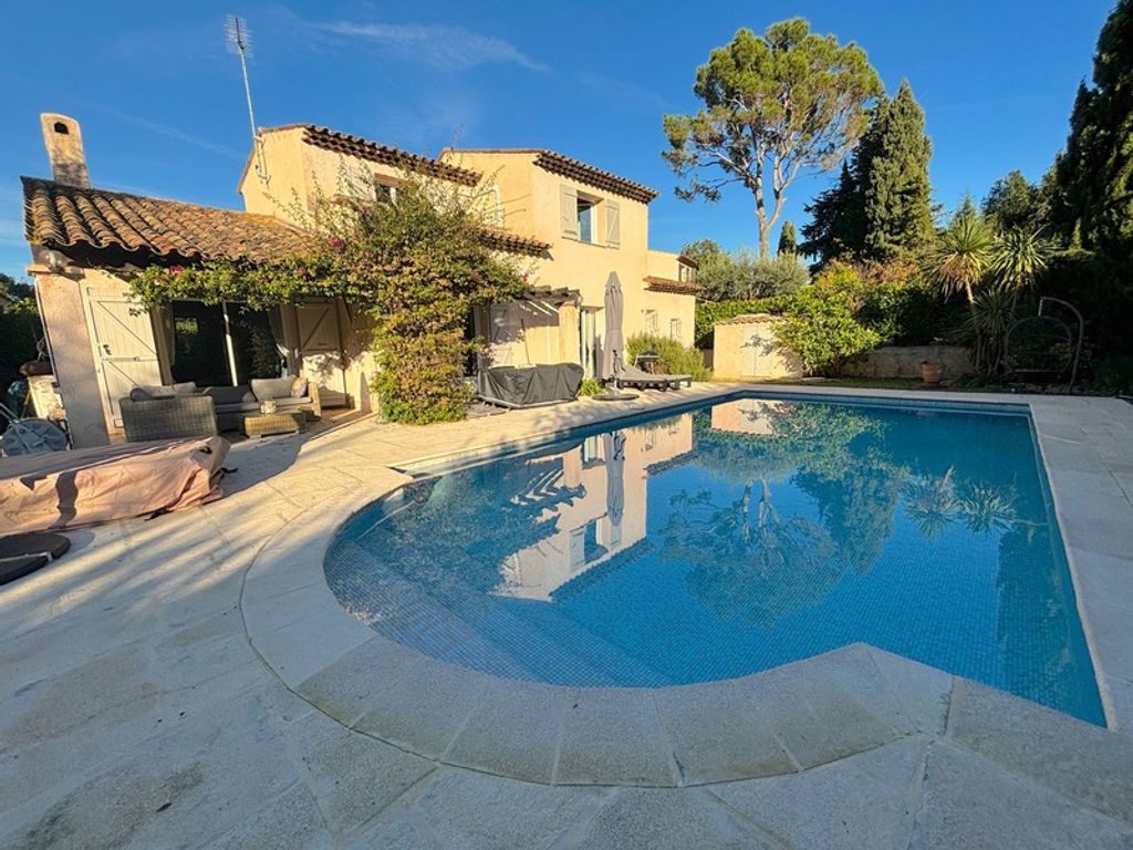 Achat maison à vendre 3 chambres 115 m² - Mougins