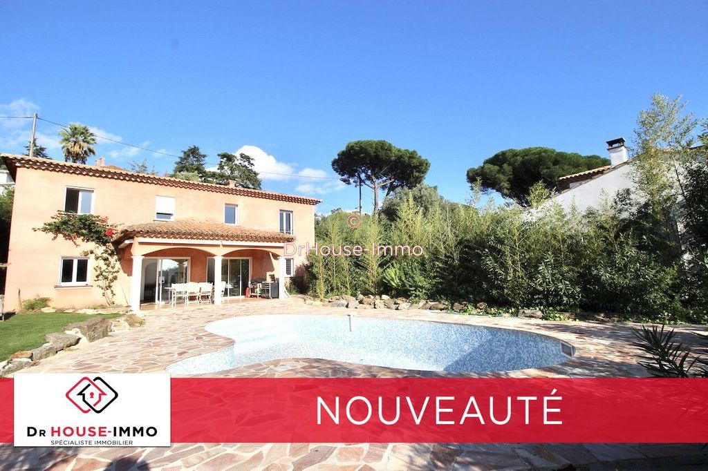 Achat maison à vendre 4 chambres 157 m² - Cavalaire-sur-Mer