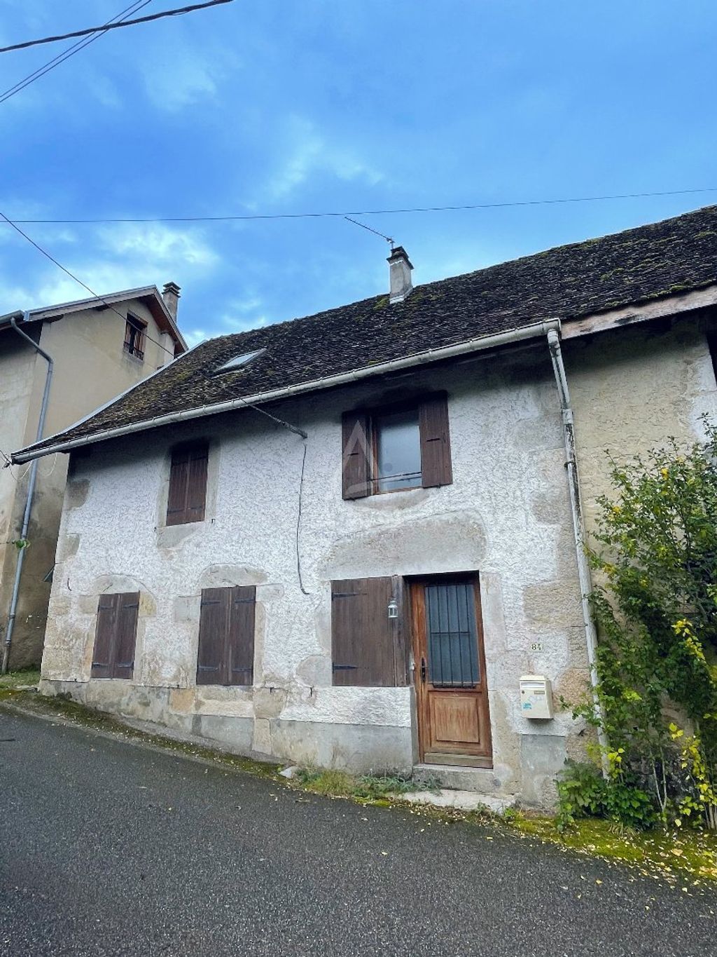 Achat maison à vendre 3 chambres 120 m² - Lépin-le-Lac