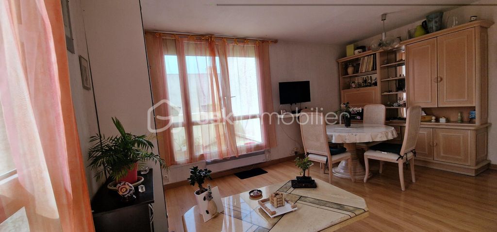 Achat appartement à vendre 3 pièces 68 m² - Savigny-le-Temple