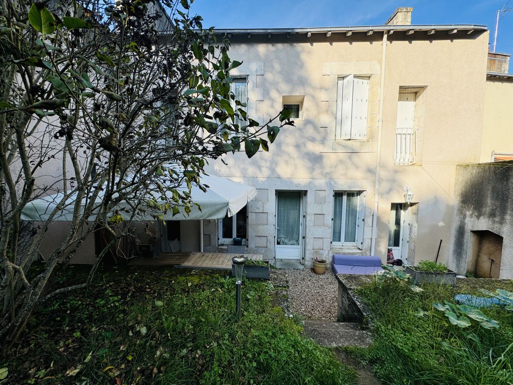 Achat maison à vendre 5 chambres 147 m² - Poitiers