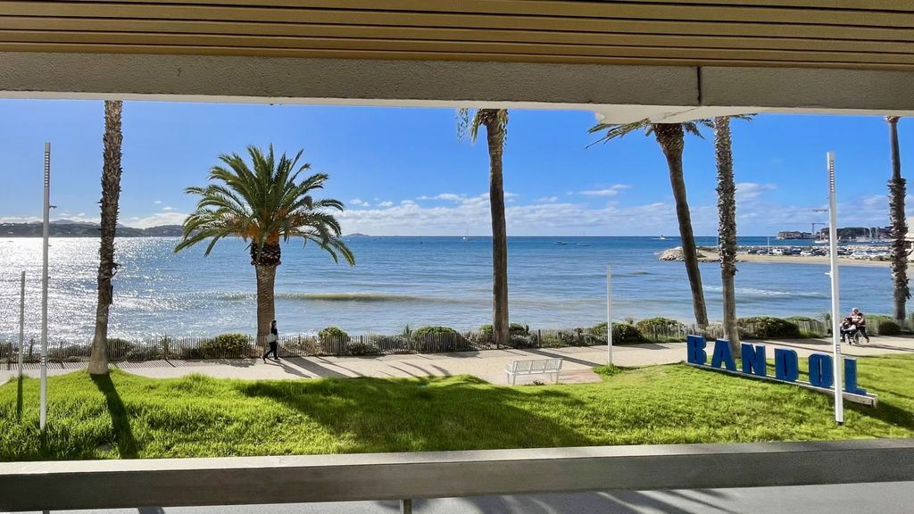 Achat appartement à vendre 2 pièces 47 m² - Bandol