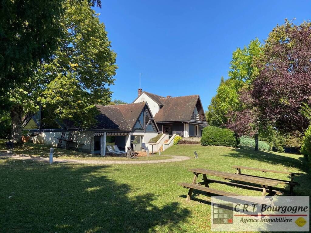 Achat maison à vendre 6 chambres 347 m² - Saint-Maurice-le-Vieil