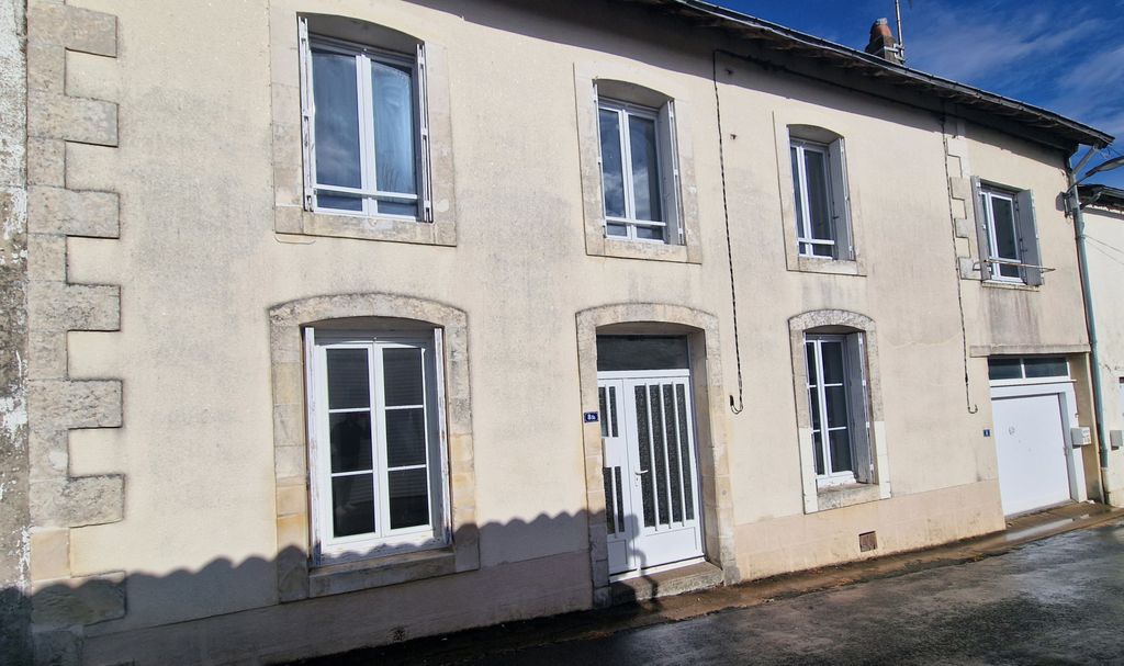 Achat maison à vendre 4 chambres 153 m² - Lusignan