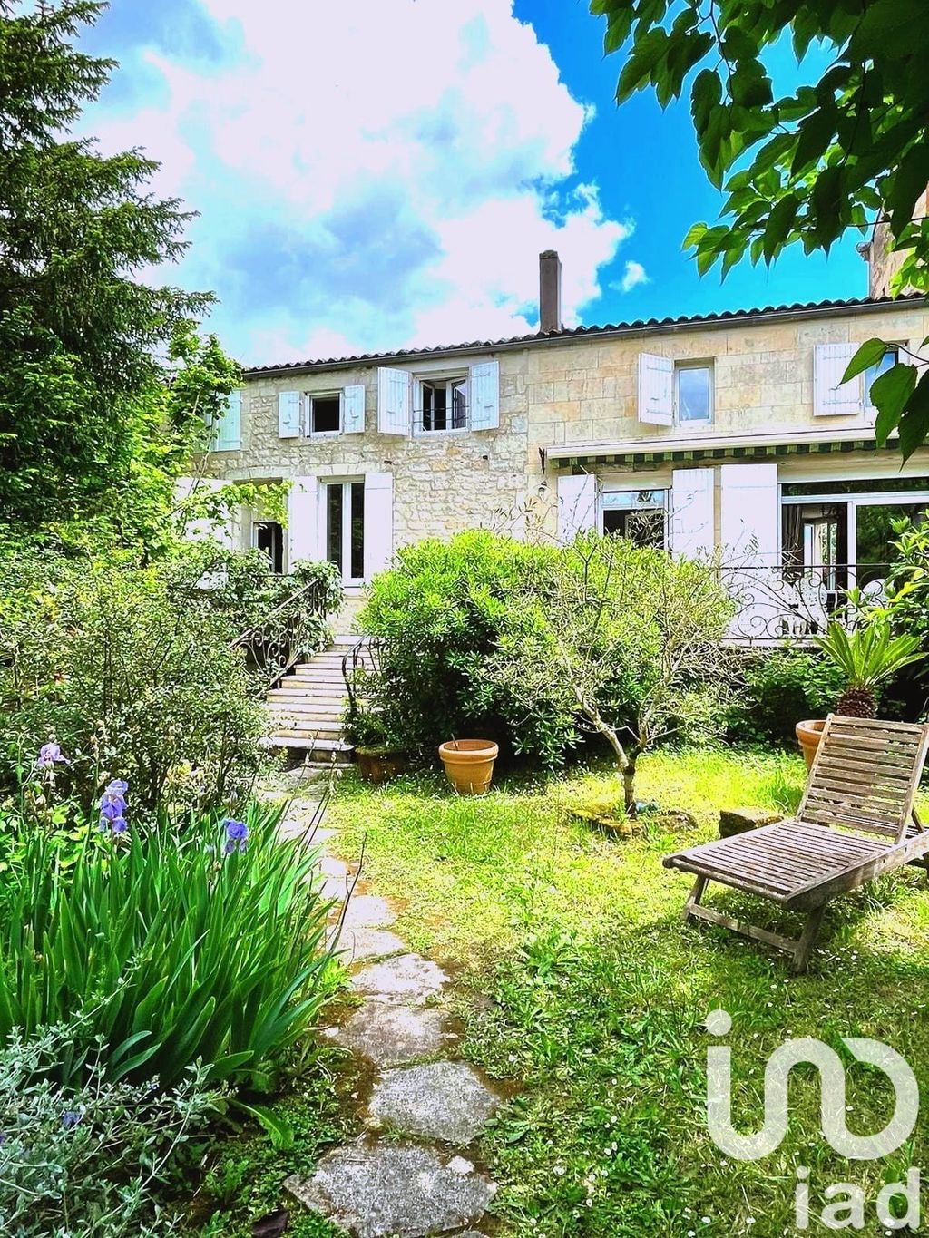 Achat maison à vendre 6 chambres 271 m² - Saintes