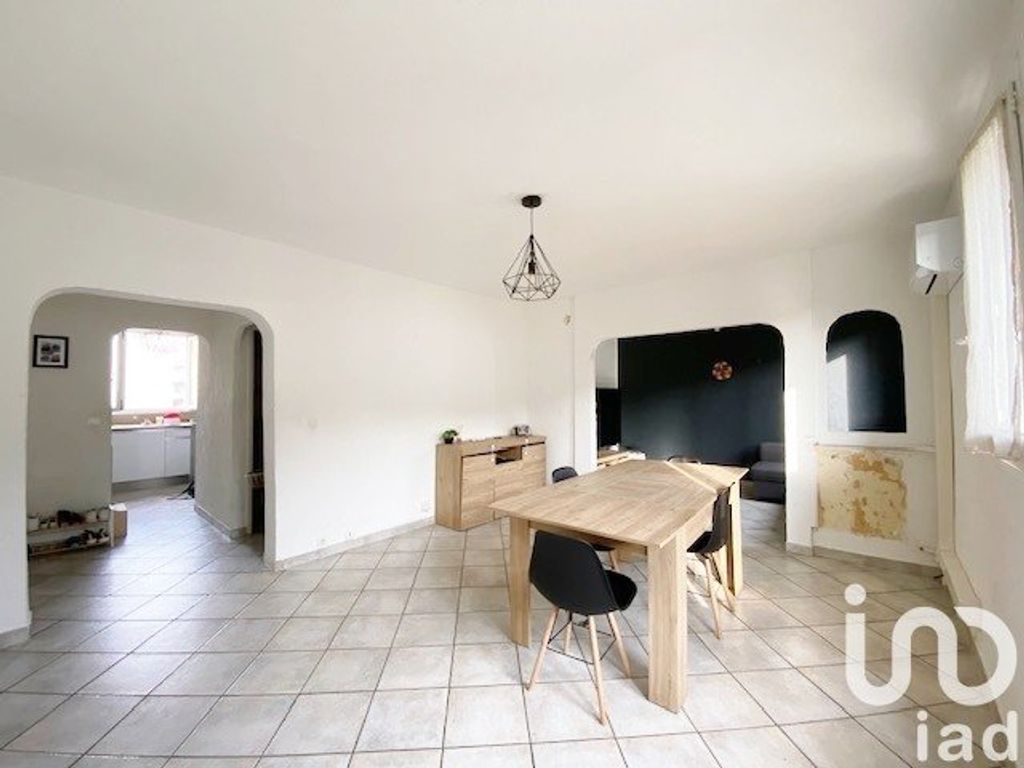 Achat appartement à vendre 4 pièces 80 m² - Saint-Raphaël