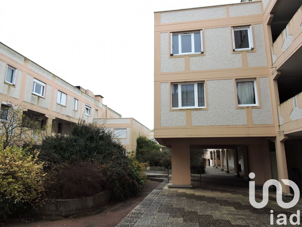 Achat appartement à vendre 2 pièces 57 m² - Guyancourt