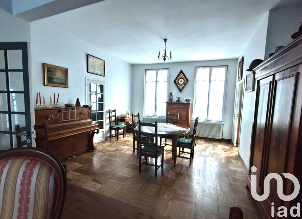 Achat maison à vendre 6 chambres 238 m² - Amiens