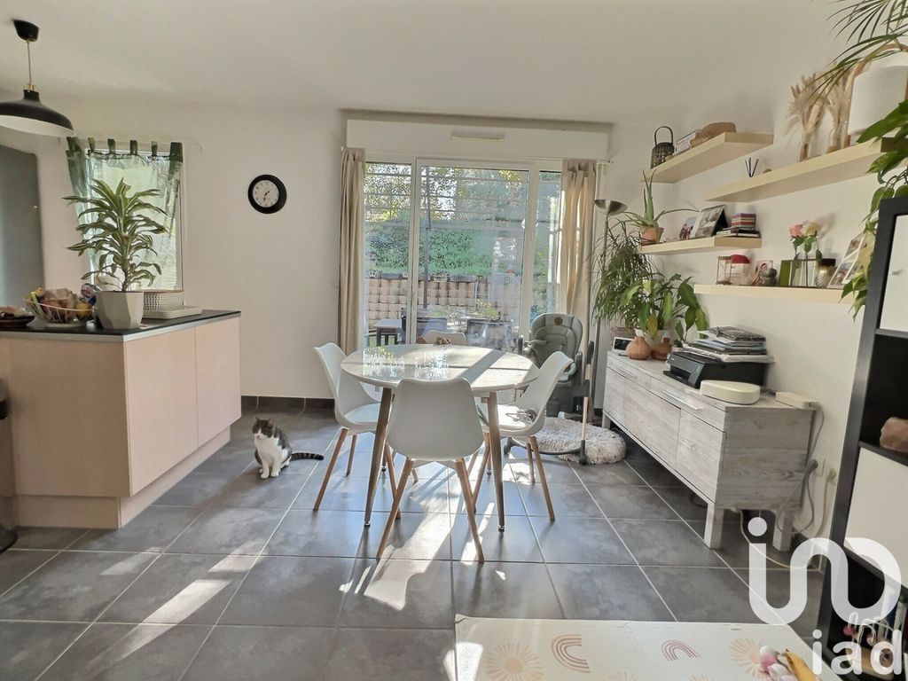 Achat maison à vendre 3 chambres 70 m² - Peyrolles-en-Provence