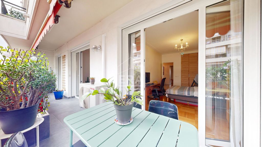 Achat appartement à vendre 3 pièces 83 m² - Nice