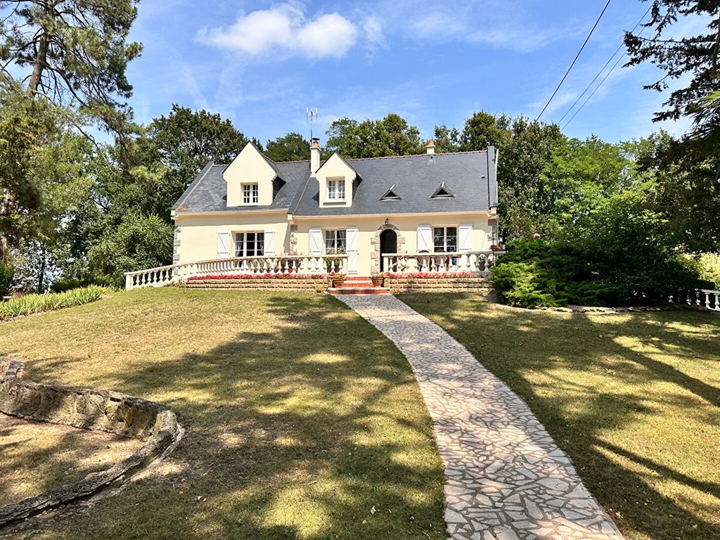 Achat maison à vendre 4 chambres 136 m² - Longué-Jumelles