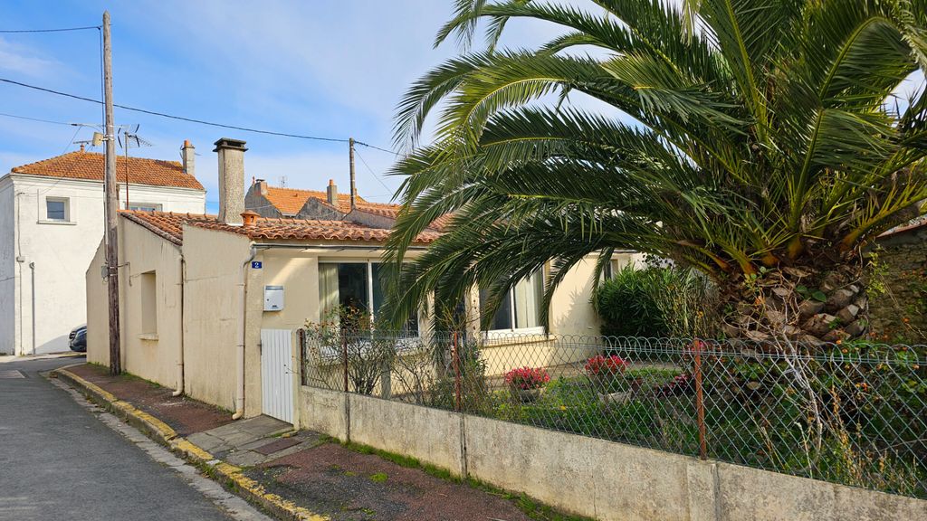 Achat maison à vendre 2 chambres 51 m² - Port-des-Barques