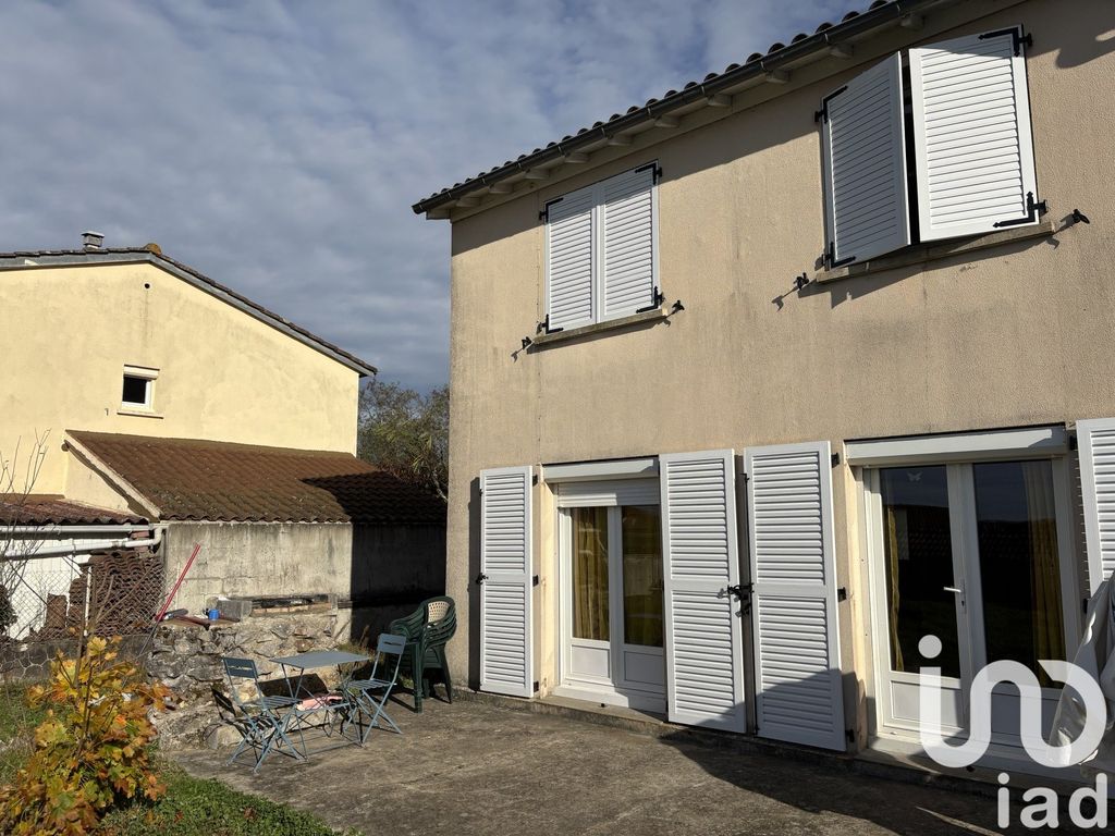 Achat maison à vendre 4 chambres 100 m² - Saint-Aubin-sur-Loire