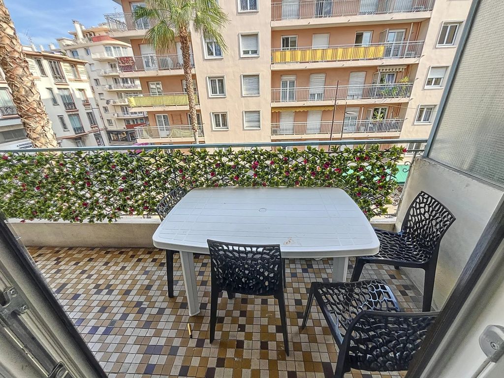 Achat appartement à vendre 3 pièces 55 m² - Antibes