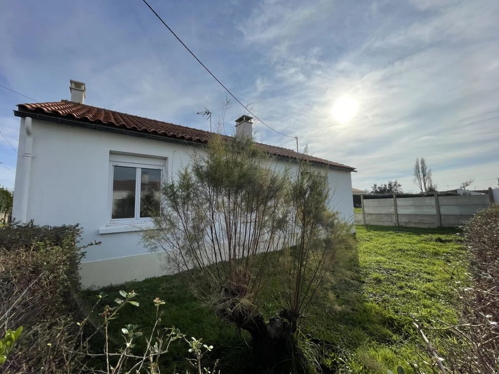 Achat maison à vendre 2 chambres 74 m² - Beauvoir-sur-Mer