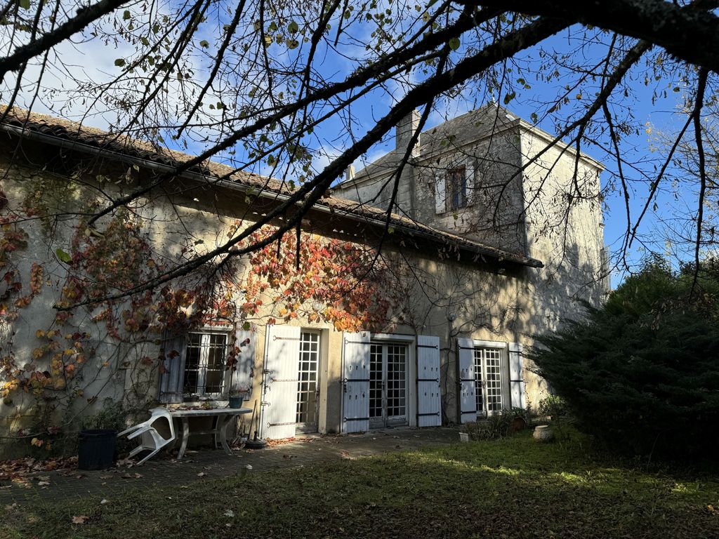 Achat maison à vendre 5 chambres 259 m² - Barbezieux-Saint-Hilaire