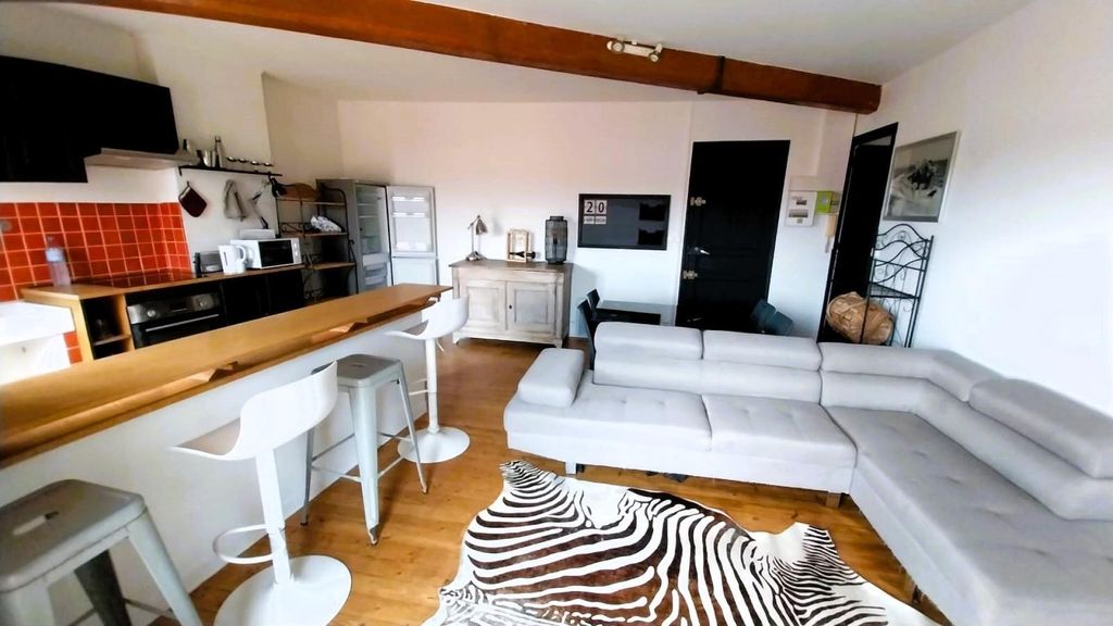 Achat appartement à vendre 2 pièces 45 m² - Bages