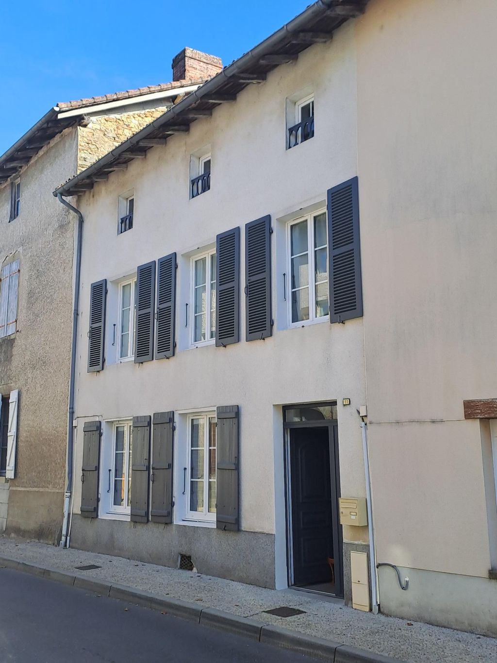 Achat maison à vendre 2 chambres 108 m² - Rochechouart