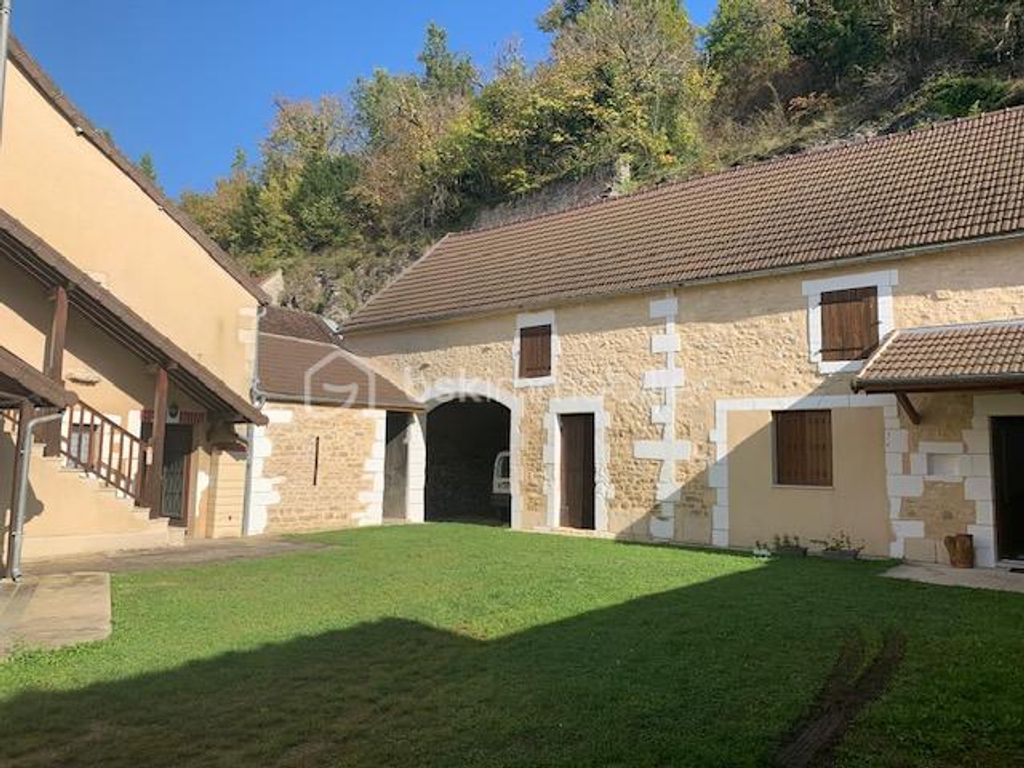 Achat maison à vendre 5 chambres 200 m² - Druyes-les-Belles-Fontaines