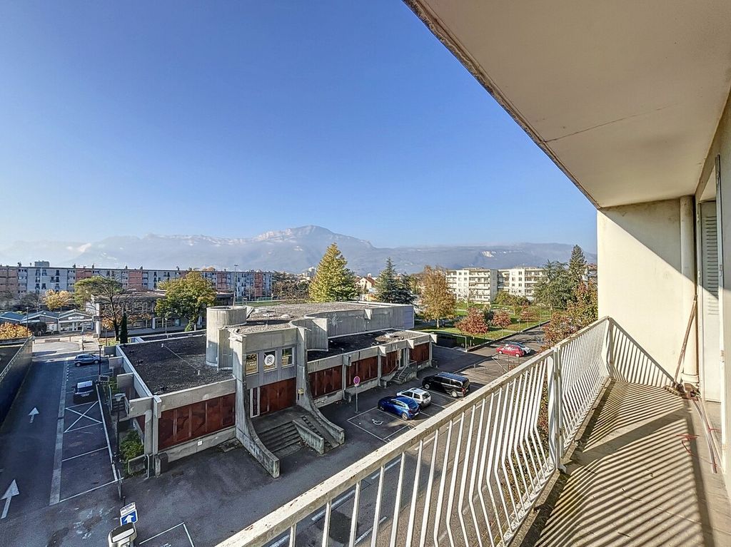 Achat appartement à vendre 4 pièces 70 m² - Saint-Martin-d'Hères