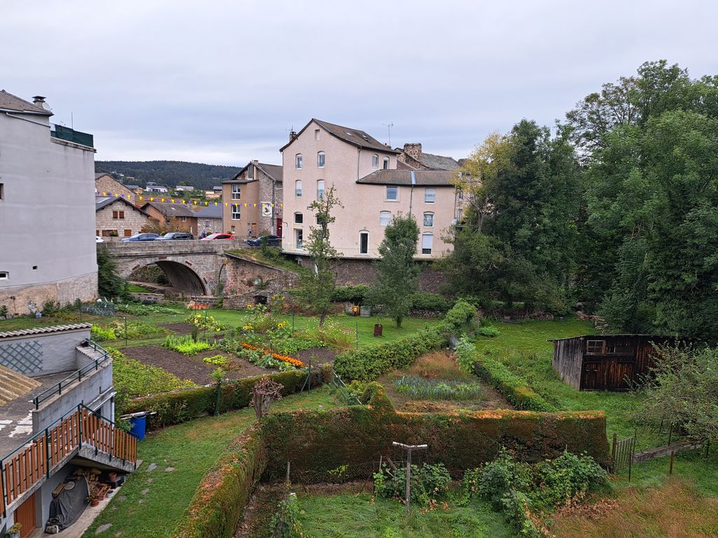 Achat maison à vendre 5 chambres 290 m² - Tence