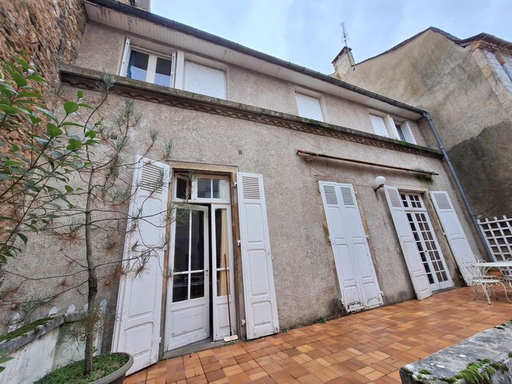 Achat maison à vendre 4 chambres 232 m² - Saint-Céré